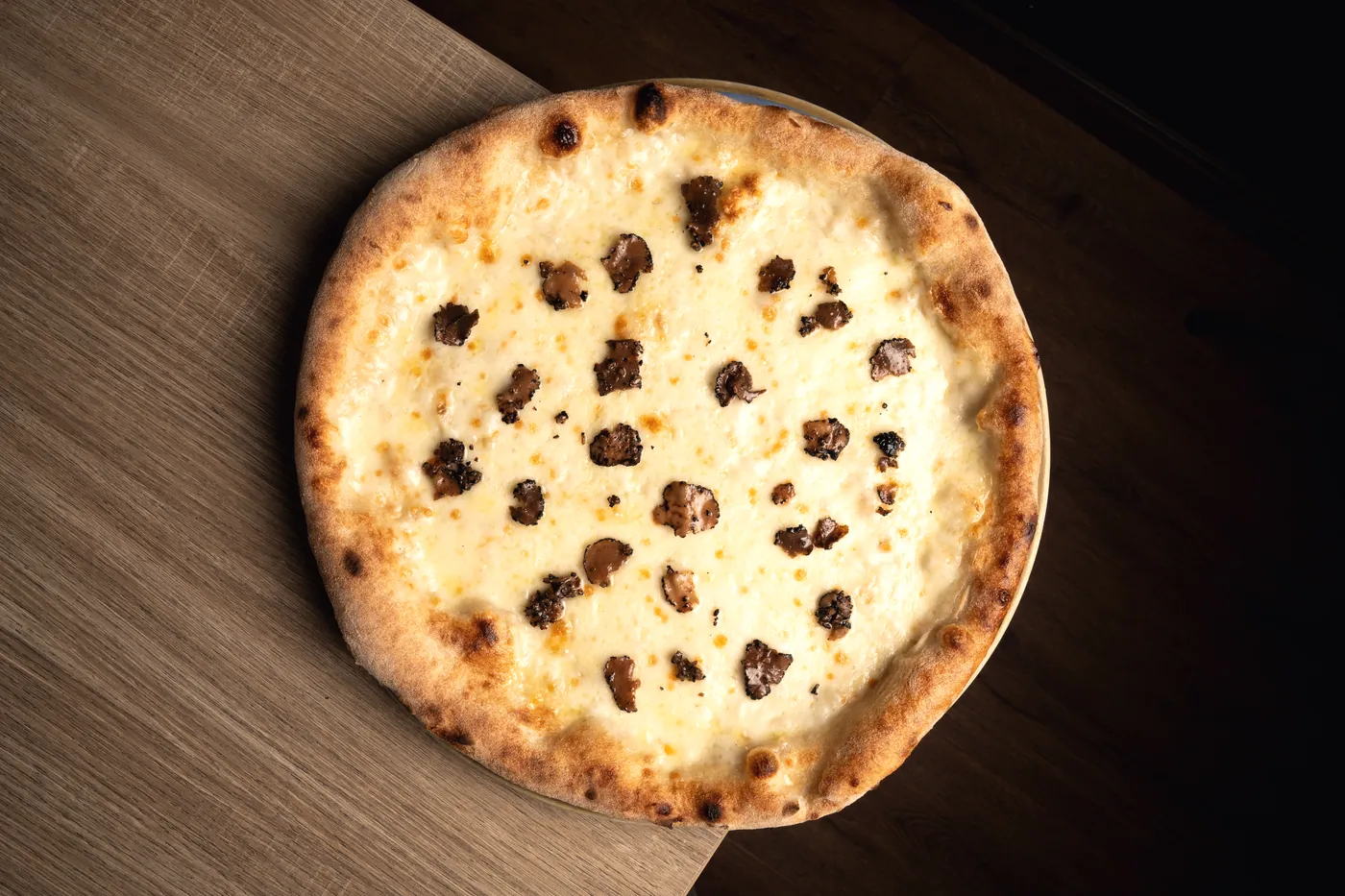 Pizza fior di latte e tartufo